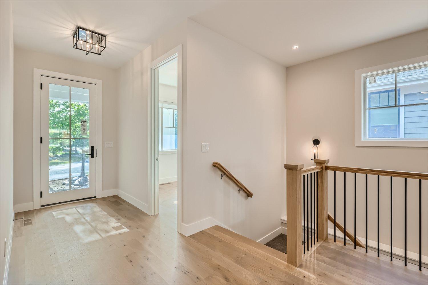 5833 Vernon Lane