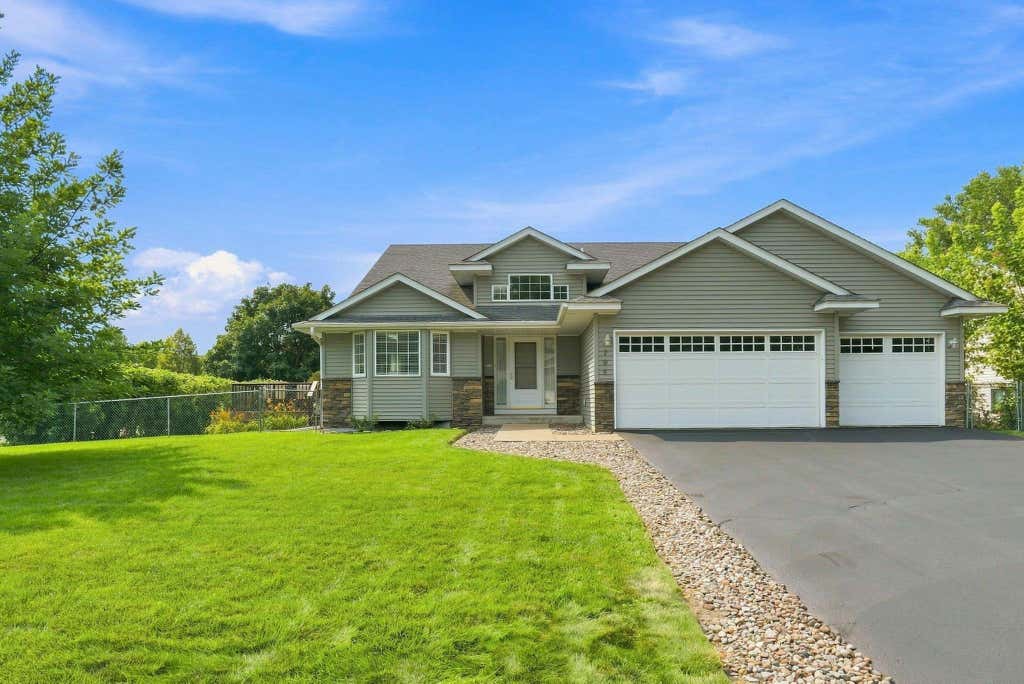 Photo of 798 104th Court NE, Blaine, MN 55434 (MLS # 7134351)