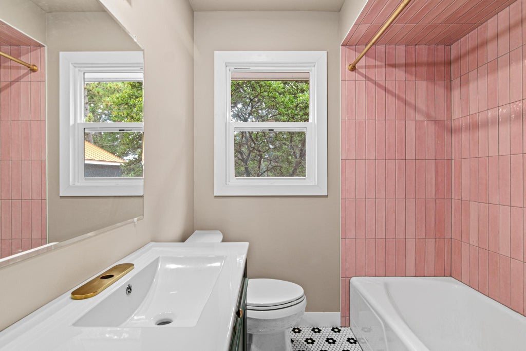 Photo of 3038 Victoria Street N, Roseville, MN 55113 (MLS # 7132282)