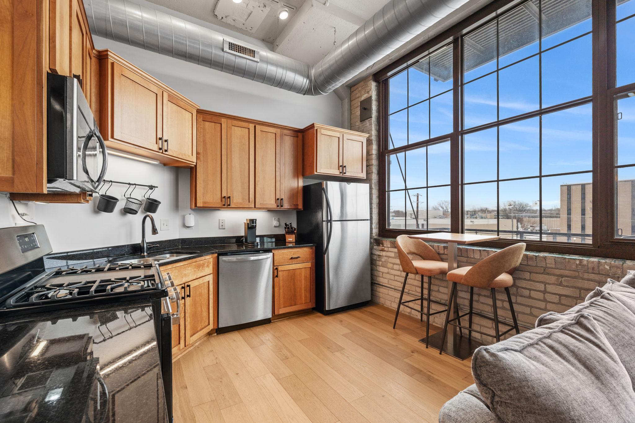 1901 E Hennepin Avenue 306