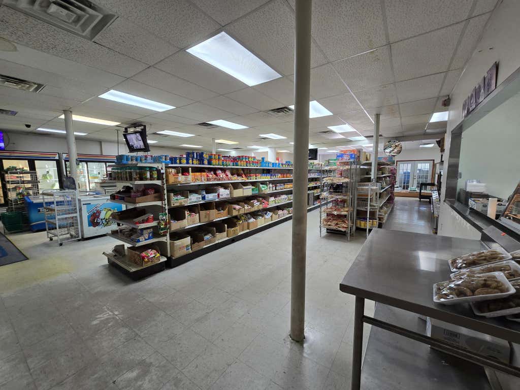 Photo of 4165 Hubbard Avenue N, Robbinsdale, MN 55422 (MLS # 7130576)