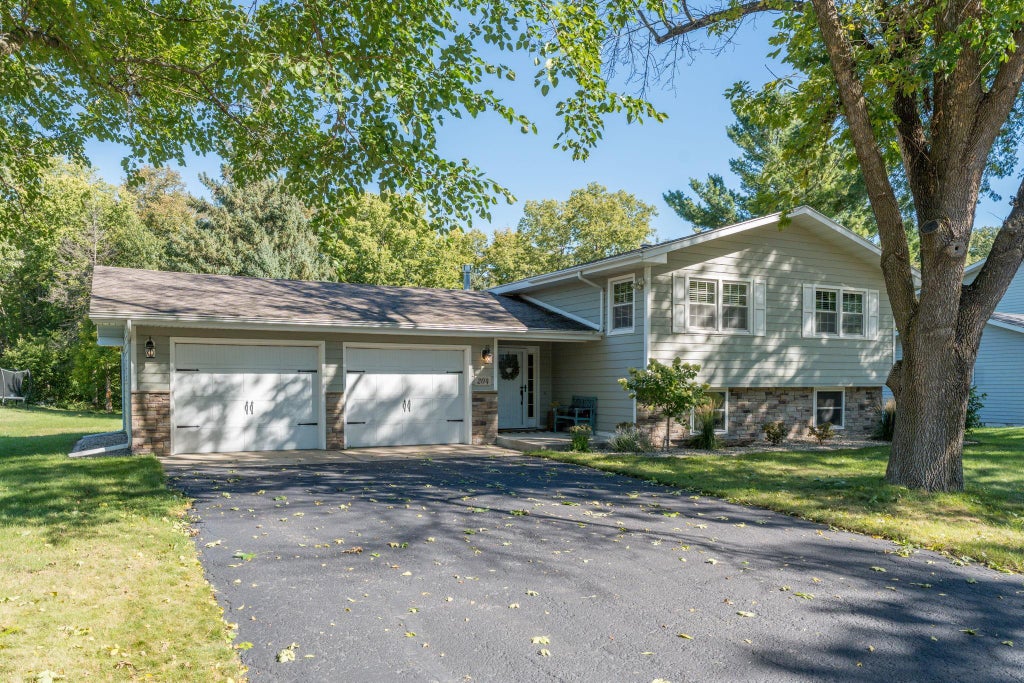 Photo of 204 Viking Drive, Mankato, MN 56001 (MLS # 7141912)