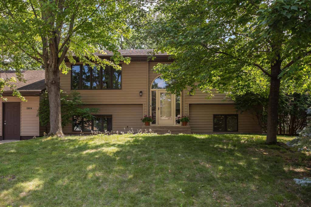 Photo of 2064 Pin Oak Drive, Eagan, MN 55122 (MLS # 7113560)