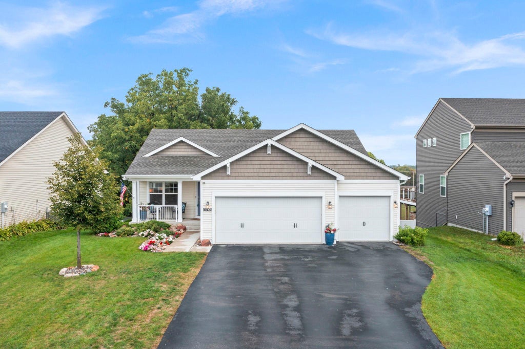Photo of 1515 138th Street E, Rosemount, MN 55068 (MLS # 7138500)