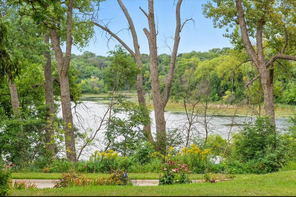 Photo of 15250 Stevens Avenue, Burnsville, MN 55306 (MLS # 7039872)