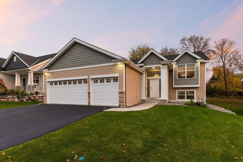 1284 Meadow Lane S Shakopee MN 55379