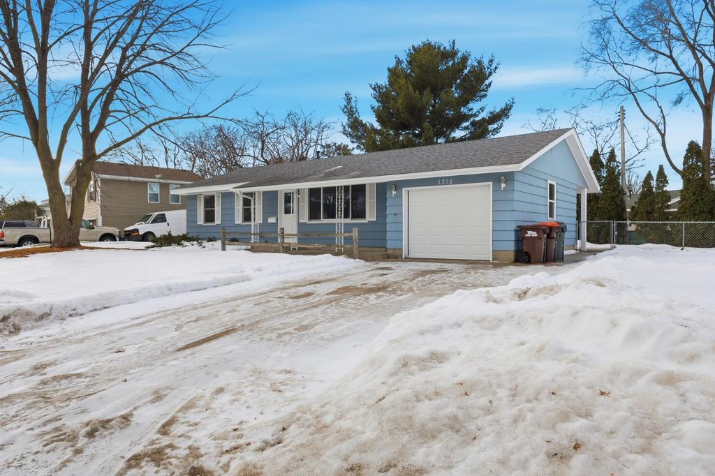 Photo of 1312 Gary Drive, Saint Paul Park, MN 55071 (MLS # 7008735)