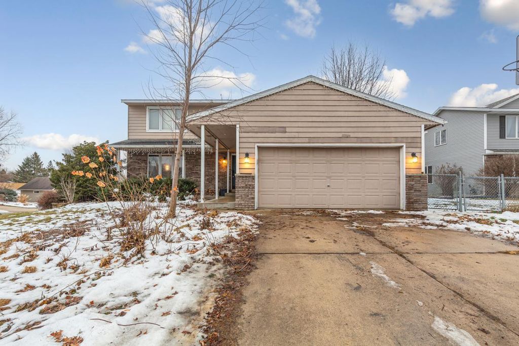Photo of 4406 Newcastle Lane NW, Rochester, MN 55901 (MLS # 6775890)