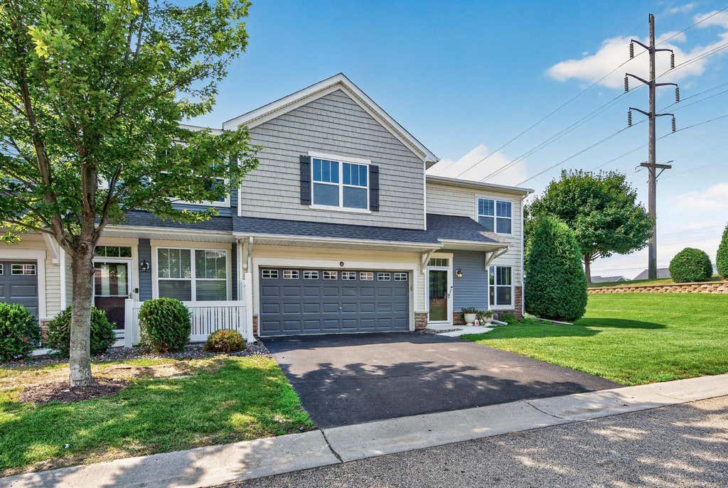 Photo of 1952 Commonwealth Boulevard #4, Chanhassen, MN 55317 (MLS # 7119822)