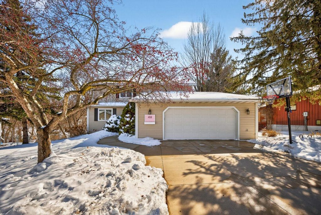 Photo of 418 Meadow Run Drive SW, Rochester, MN 55902 (MLS # 7050022)
