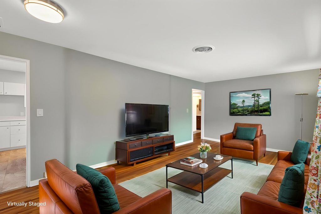 Photo of 317 Snelling Avenue S, Saint Paul, MN 55105 (MLS # 7031485)