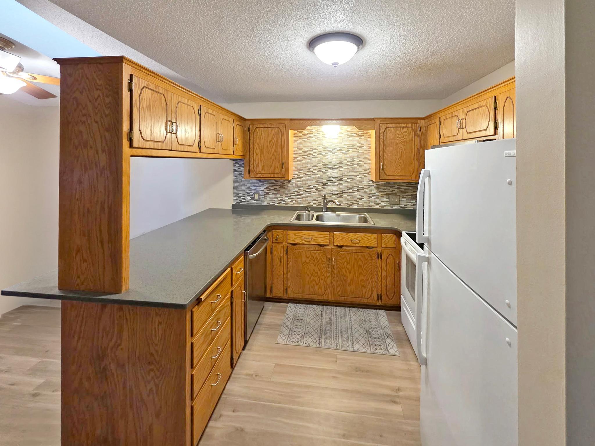 3323 Greenbrier Street