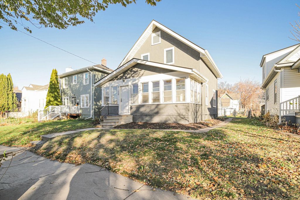 Photo of 3110 Knox Avenue N, Minneapolis, MN 55411 (MLS # 7039207)
