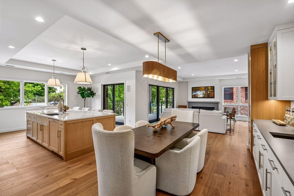 Photo of 150 Broadway Avenue S #2A, Wayzata, MN 55391 (MLS # 7167391)
