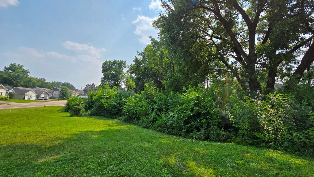 Photo of 3949 Douglas Drive N, Crystal, MN 55422 (MLS # 7067719)
