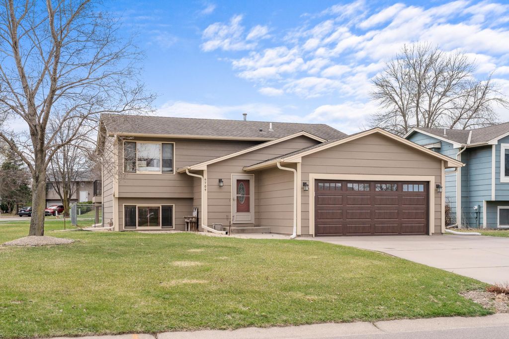 Photo of 6709 110th Avenue N, Champlin, MN 55316 (MLS # 7061090)