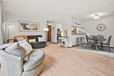 4496 Cinnamon Ridge Trail B Eagan MN 55122