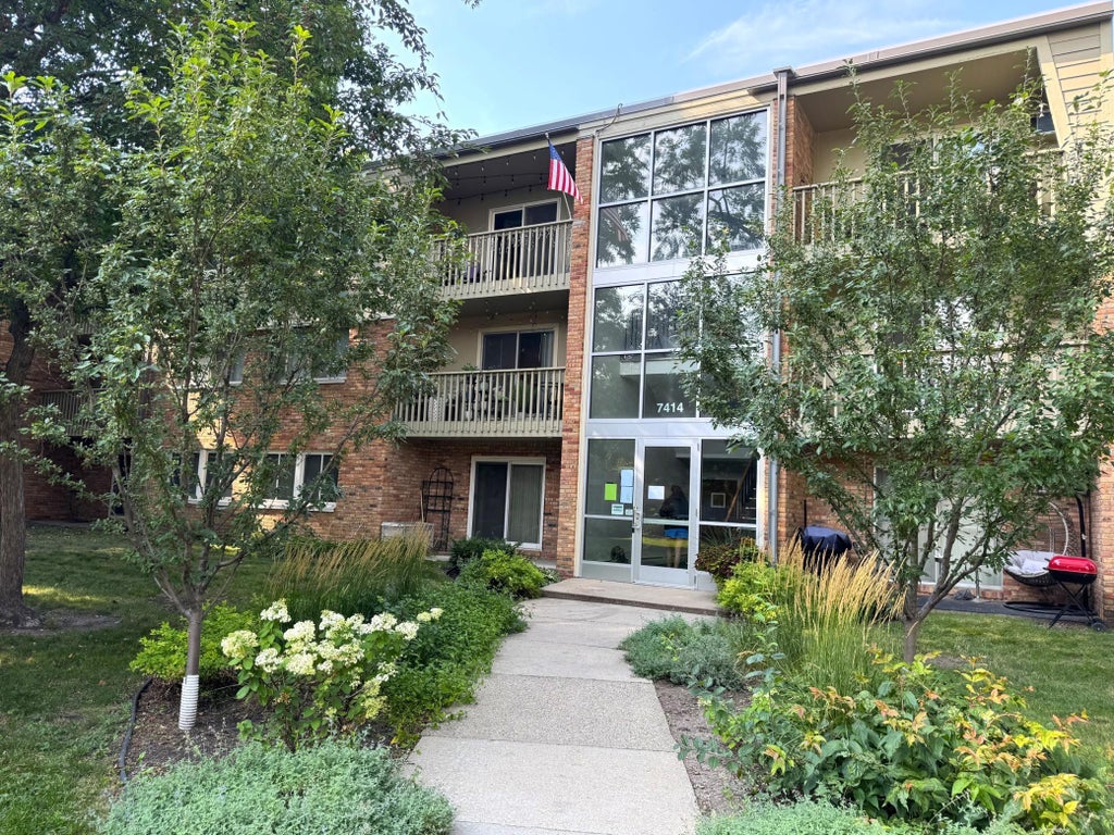 Photo of 7414 W 22nd Street #306, Saint Louis Park, MN 55426 (MLS # 7150483)