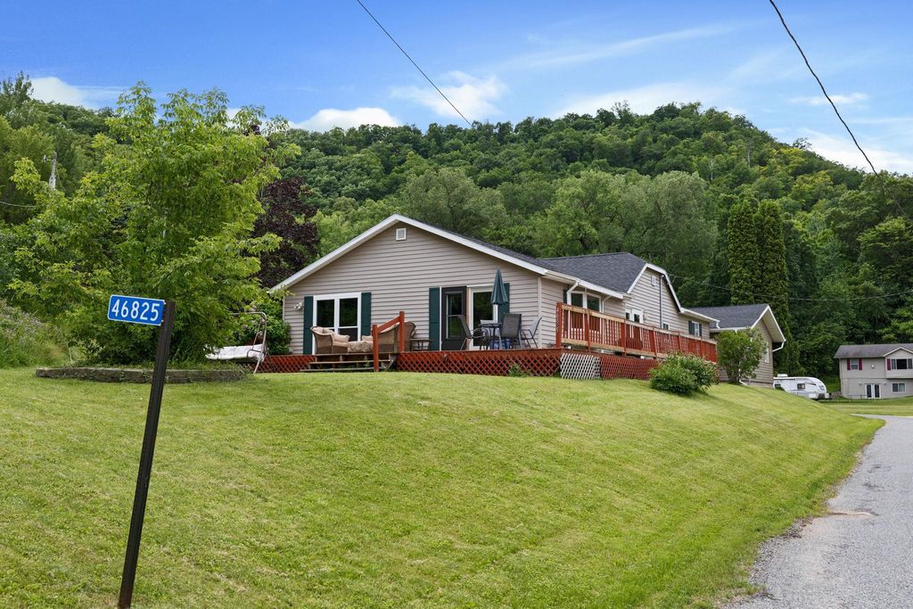 Photo of 46825 Oak Hill Lane, La Crescent, MN 55947 (MLS # 7099964)