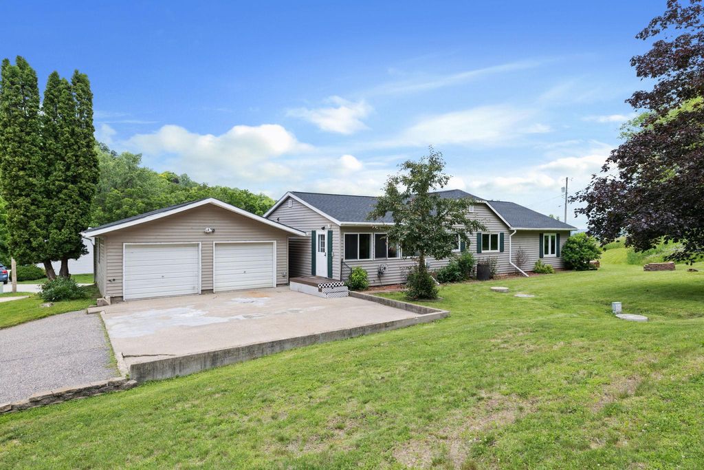 Photo of 46825 Oak Hill Lane, La Crescent, MN 55947 (MLS # 7099964)
