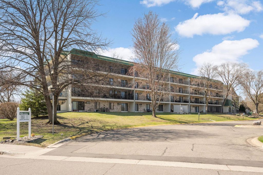 Photo of 10501 Cedar Lake Rd Rd #420, Minnetonka, MN 55305 (MLS # 7023852)