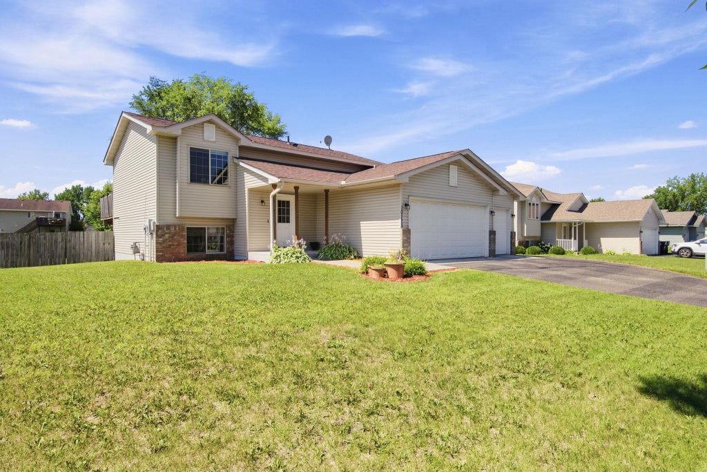 Photo of 10123 Park Place Drive, Monticello, MN 55362 (MLS # 7121921)