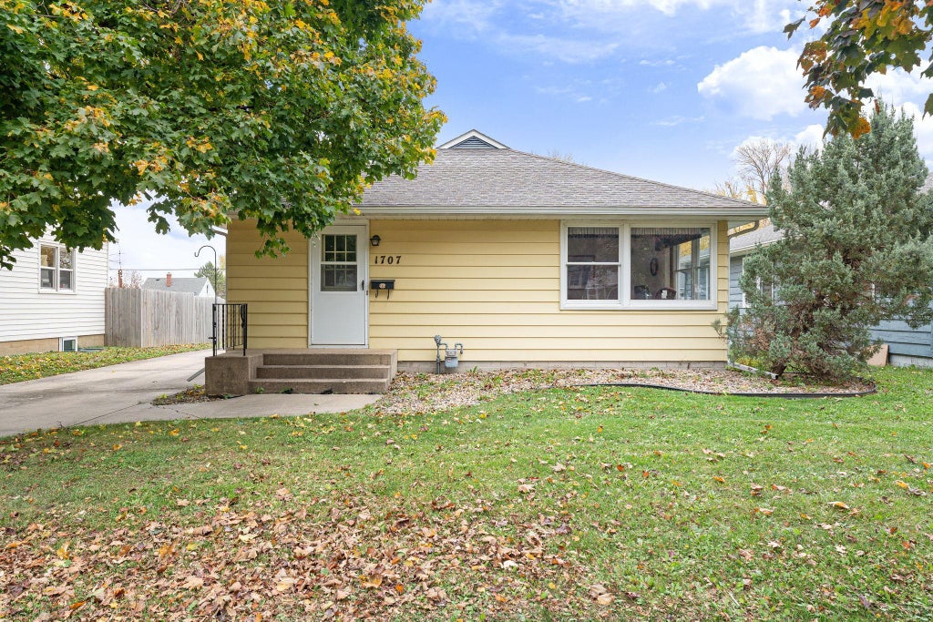 Photo of 1707 1st Avenue SE, Austin, MN 55912 (MLS # 7166493)