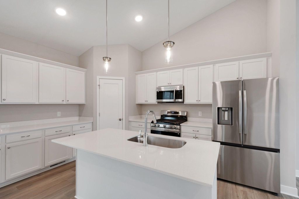 Photo of 1549 Creekwood Dr Dr, New Richmond, WI 54017 (MLS # 7004271)