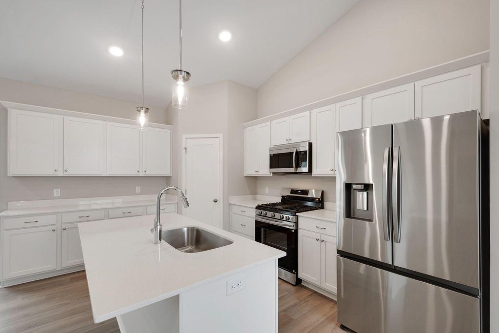 Photo of 1549 Creekwood Dr Dr, New Richmond, WI 54017 (MLS # 7004271)