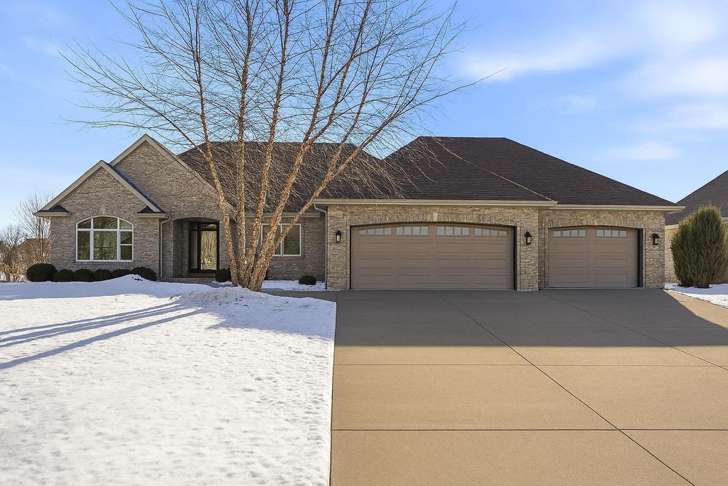 Photo of 3151 Bent Tree Hills Drive, New Brighton, MN 55112 (MLS # 6797209)
