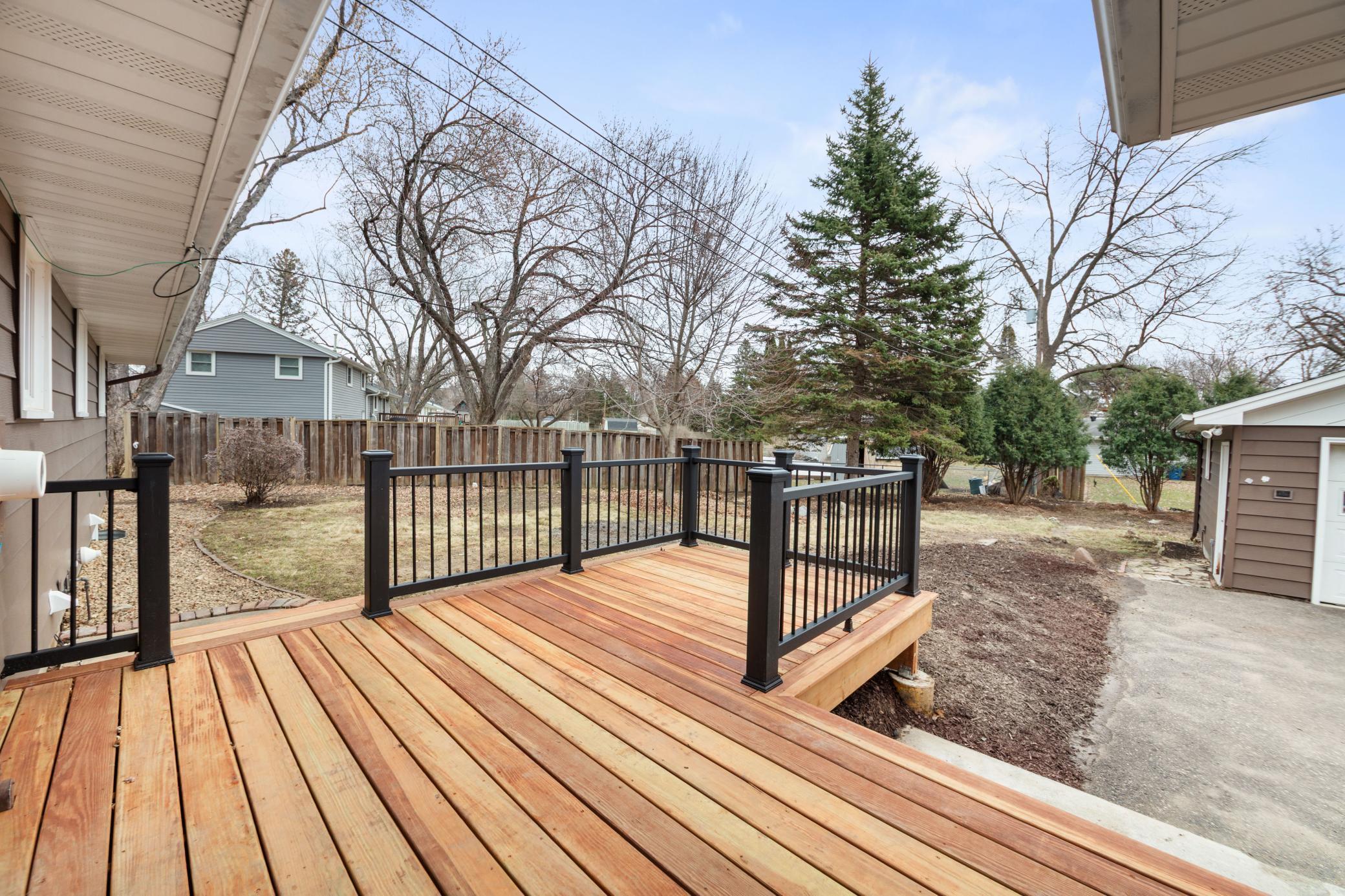 13529 Arthur Street W