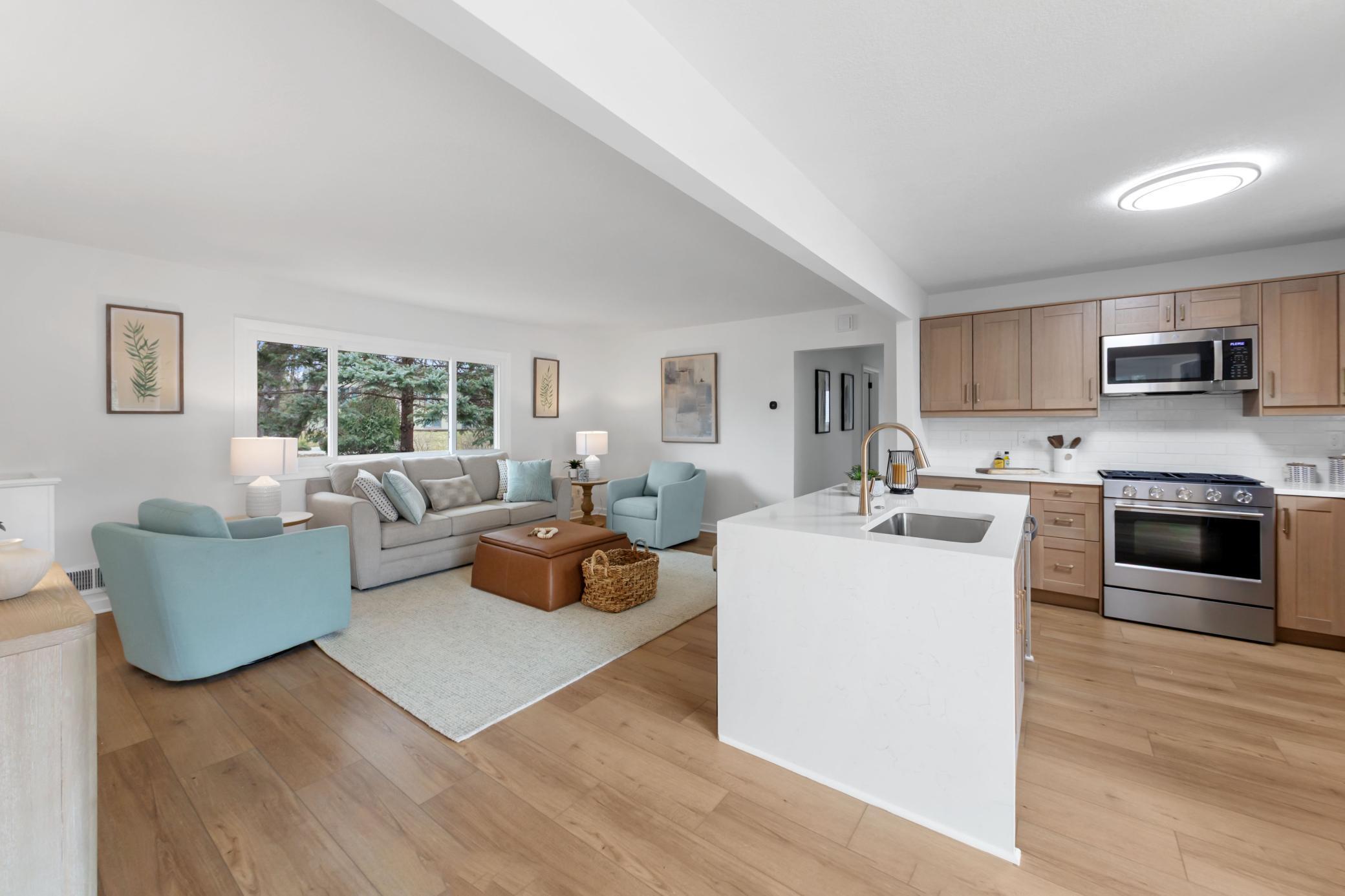 13529 Arthur Street W