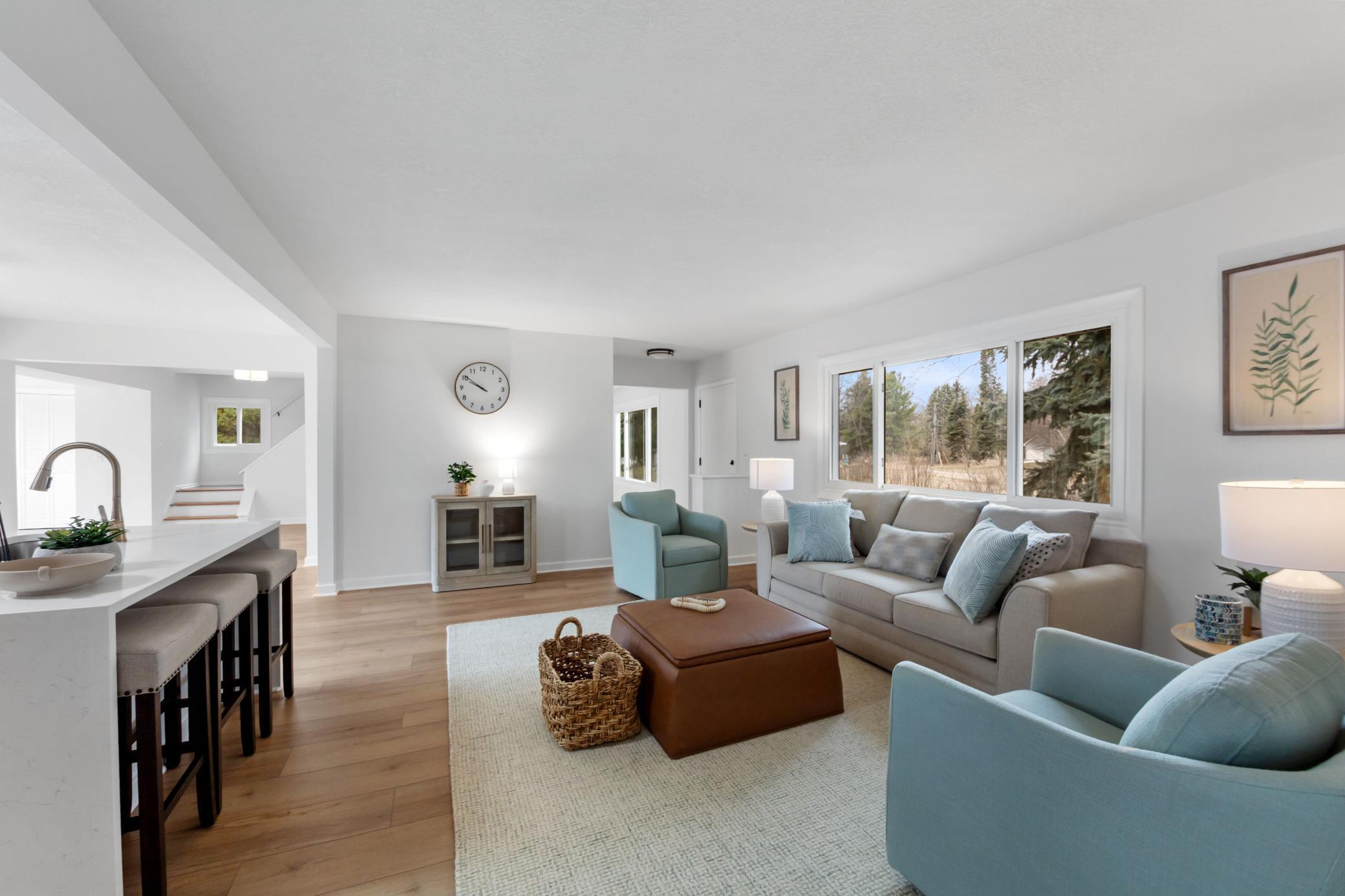 13529 Arthur Street W