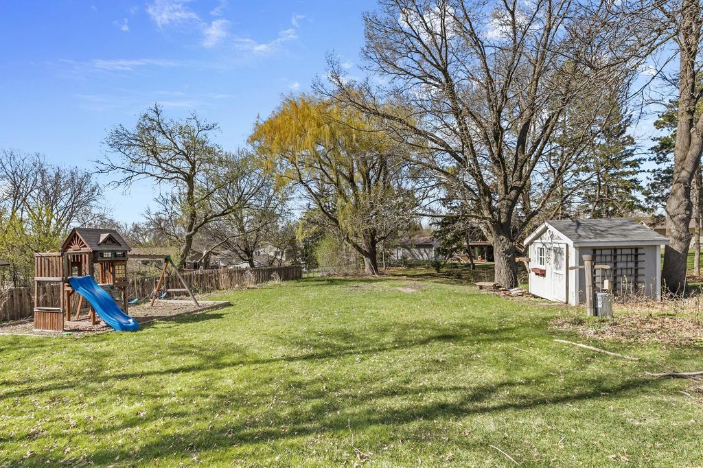 Photo of 2767 Granite Court N, Oakdale, MN 55128 (MLS # 7016627)