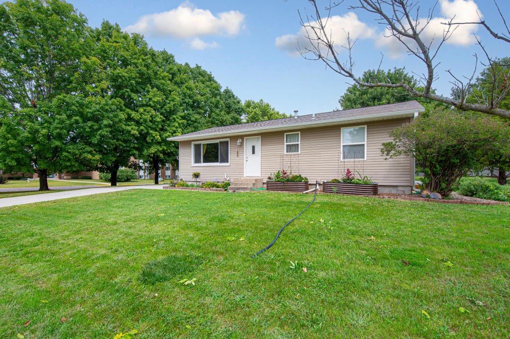 Photo of 124 13th Avenue NW, Waseca, MN 56093 (MLS # 7126132)