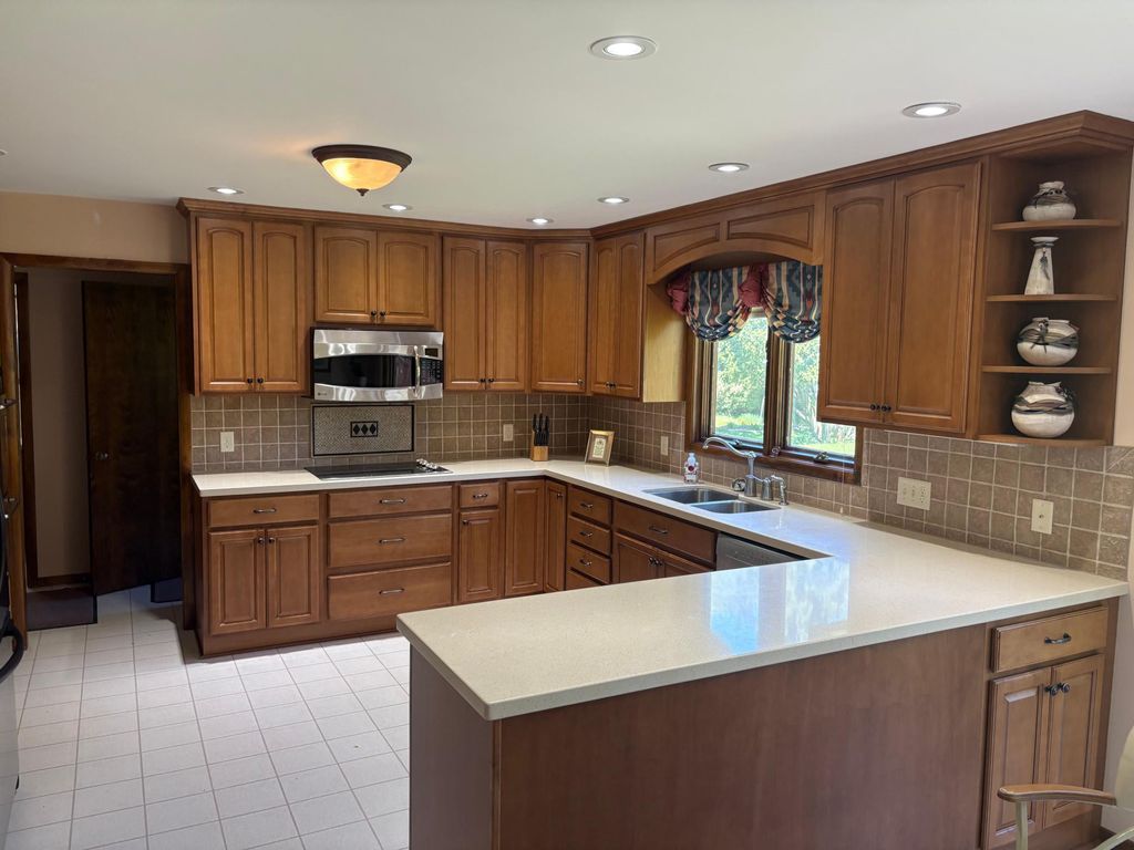 Photo of 3052 Cherrywood Court, Eagan, MN 55121 (MLS # 7071448)