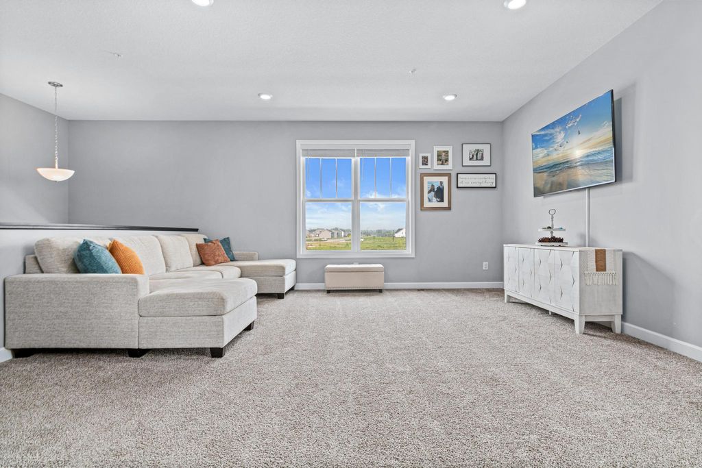 Photo of 7538 38th Street N, Oakdale, MN 55128 (MLS # 7015542)