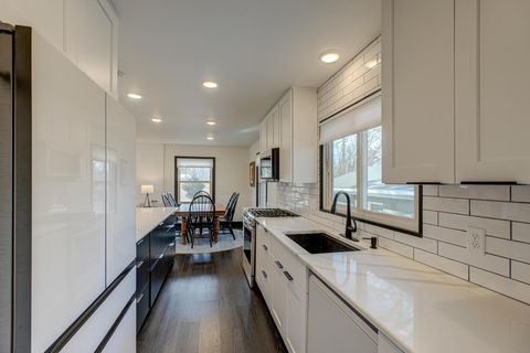 1109 Saint Croix Heights Hudson WI 54016