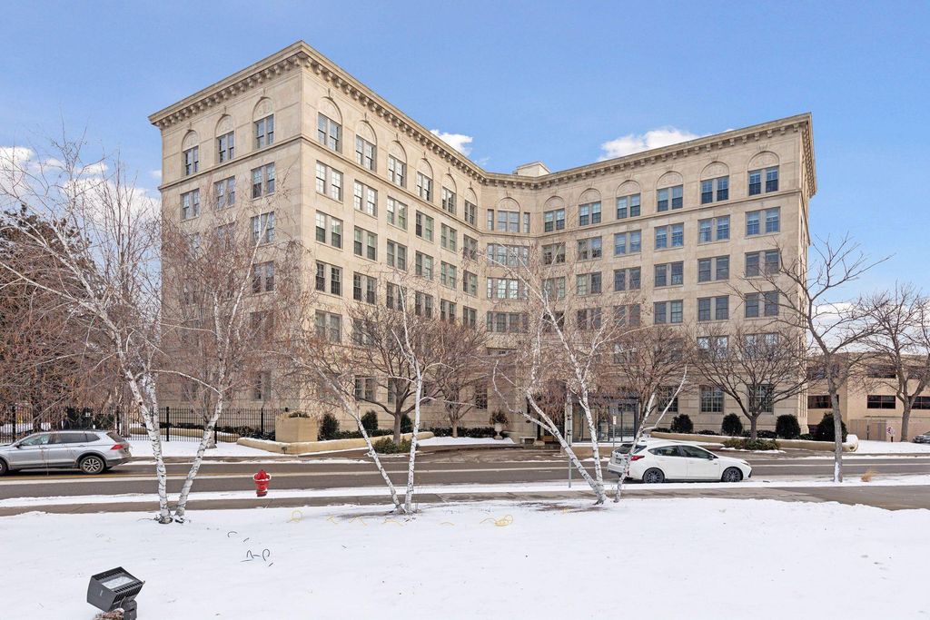 Photo of 510 Groveland Avenue #522, Minneapolis, MN 55403 (MLS # 7014023)