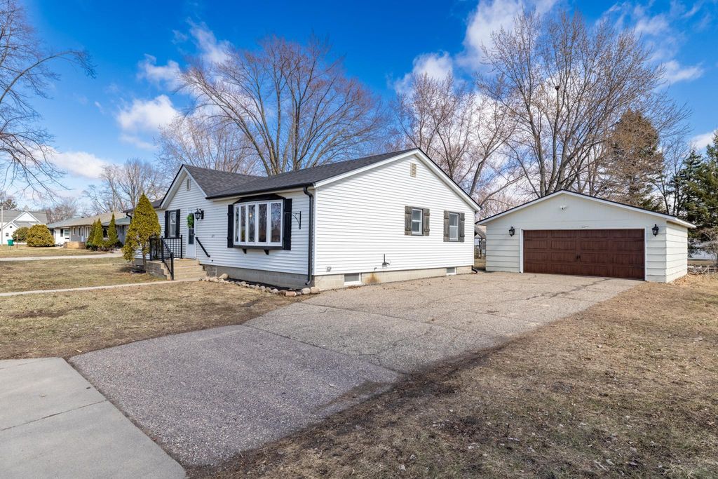 Photo of 125 S Eagle Street, Belle Plaine, MN 56011 (MLS # 7013294)