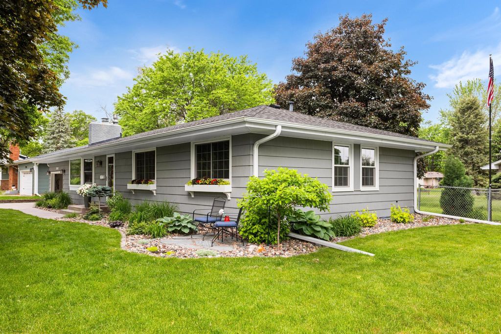 Photo of 2500 Overlook Drive, Bloomington, MN 55431 (MLS # 7077461)