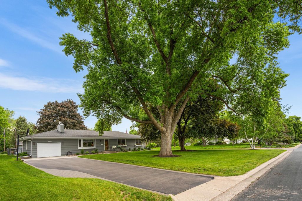 Photo of 2500 Overlook Drive, Bloomington, MN 55431 (MLS # 7077461)