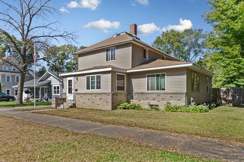Photo of 718 6th Street NW, Faribault, MN 55021 (MLS # 6794872)