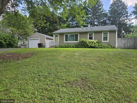 1694 Laurie Road E Maplewood MN 55109