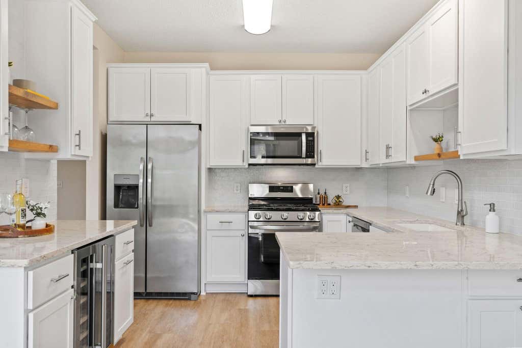 Photo of 1353 White Oak Drive, Chaska, MN 55318 (MLS # 7132755)