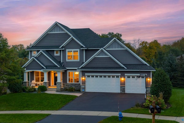 2403 HIGHOVER TRL, CHANHASSEN, MN 55317 - Image fc33c756739b917f07d58dadcf92ad21/1009159931