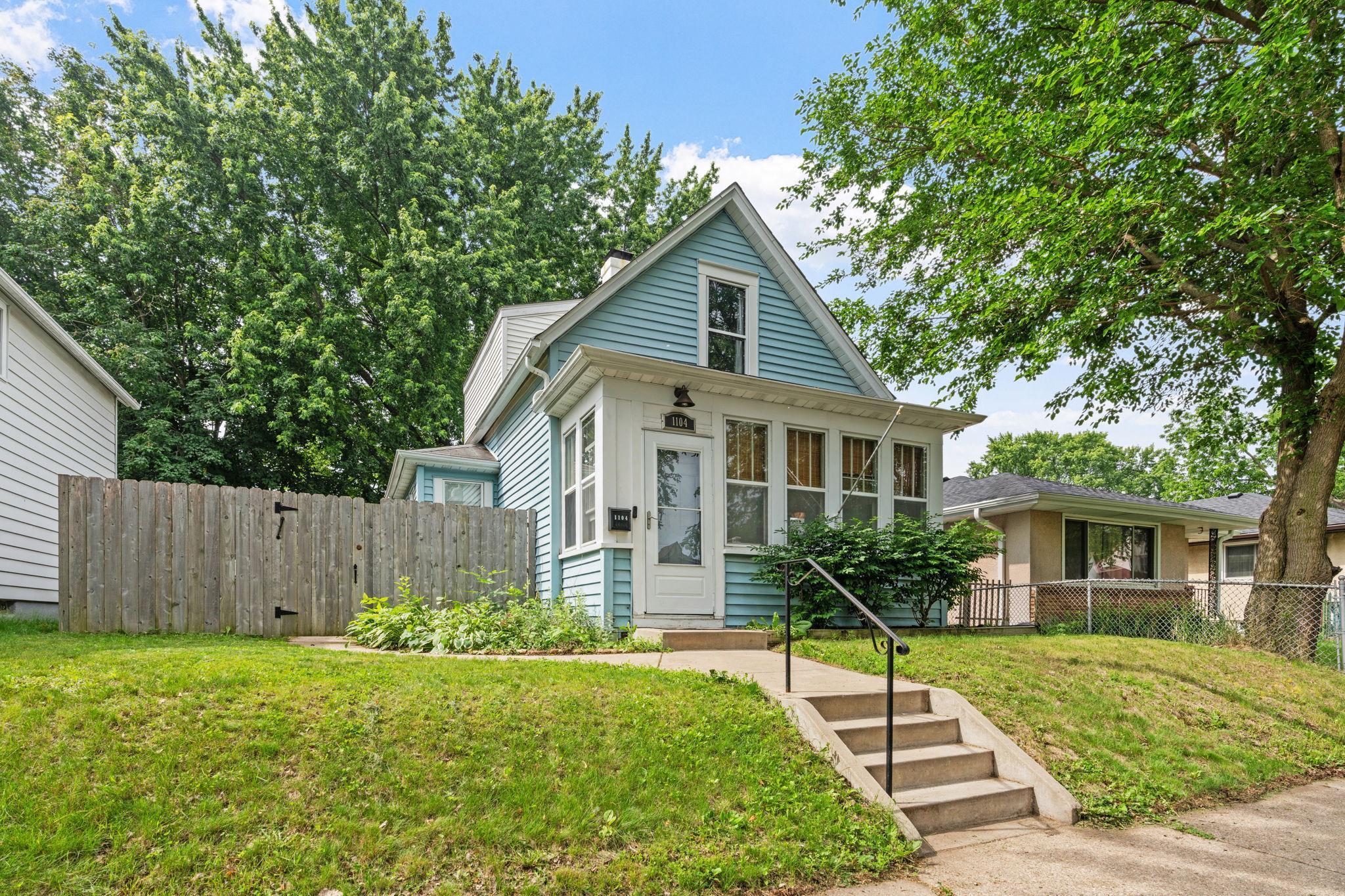 1104 Cook Avenue E