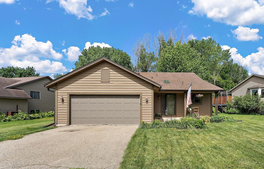 Photo of 7775 Grinnell Way, Lakeville, MN 55044 (MLS # 7097597)