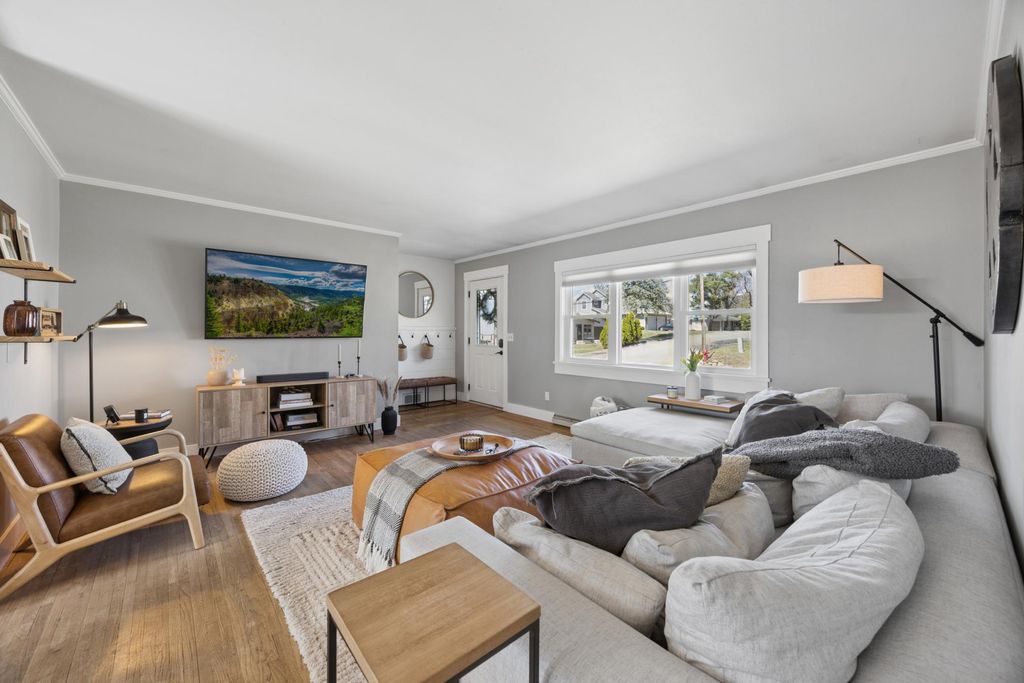 Photo of 1225 Oak Street W, Stillwater, MN 55082 (MLS # 7042370)