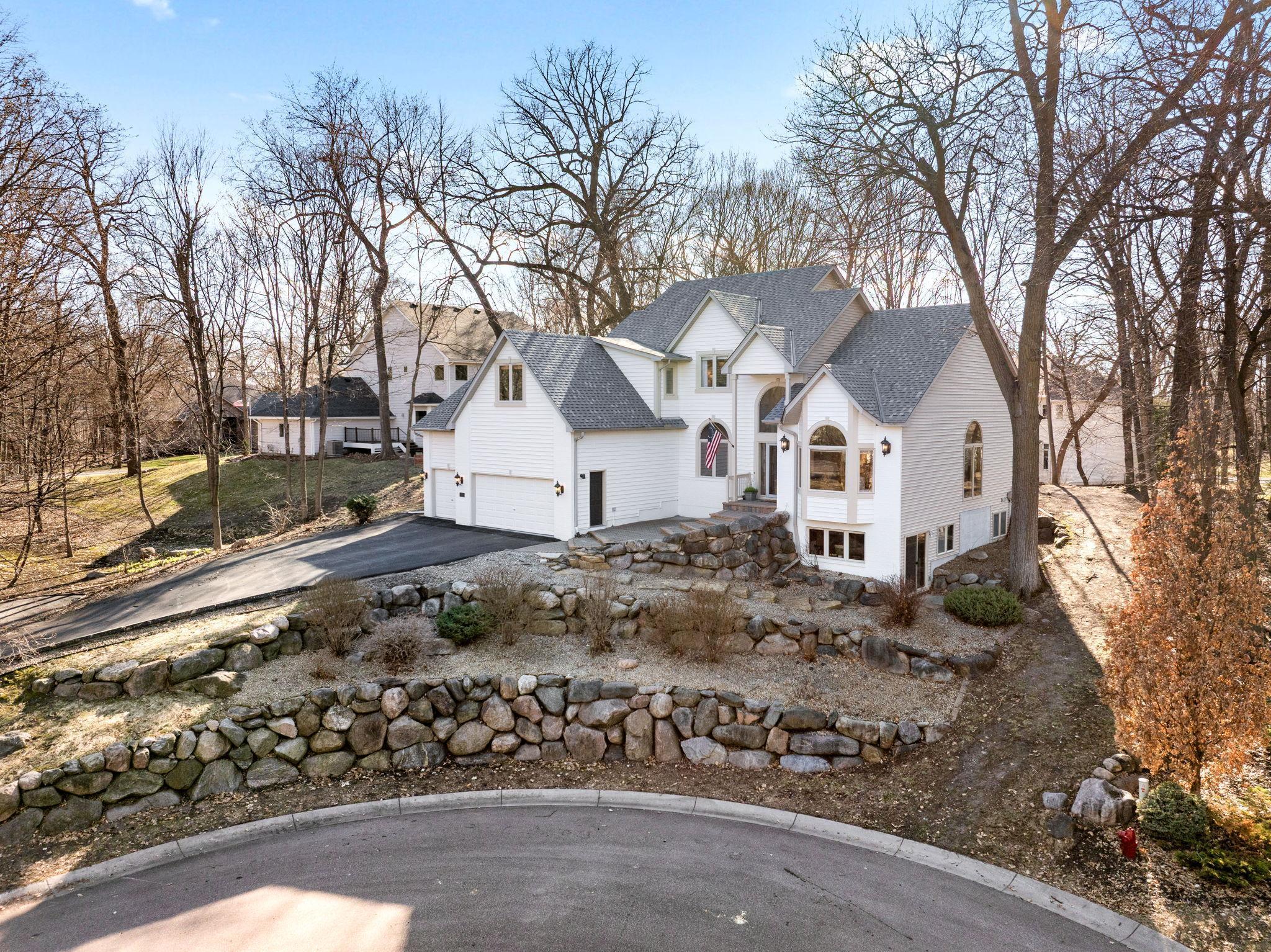8941 Vandegriff Way